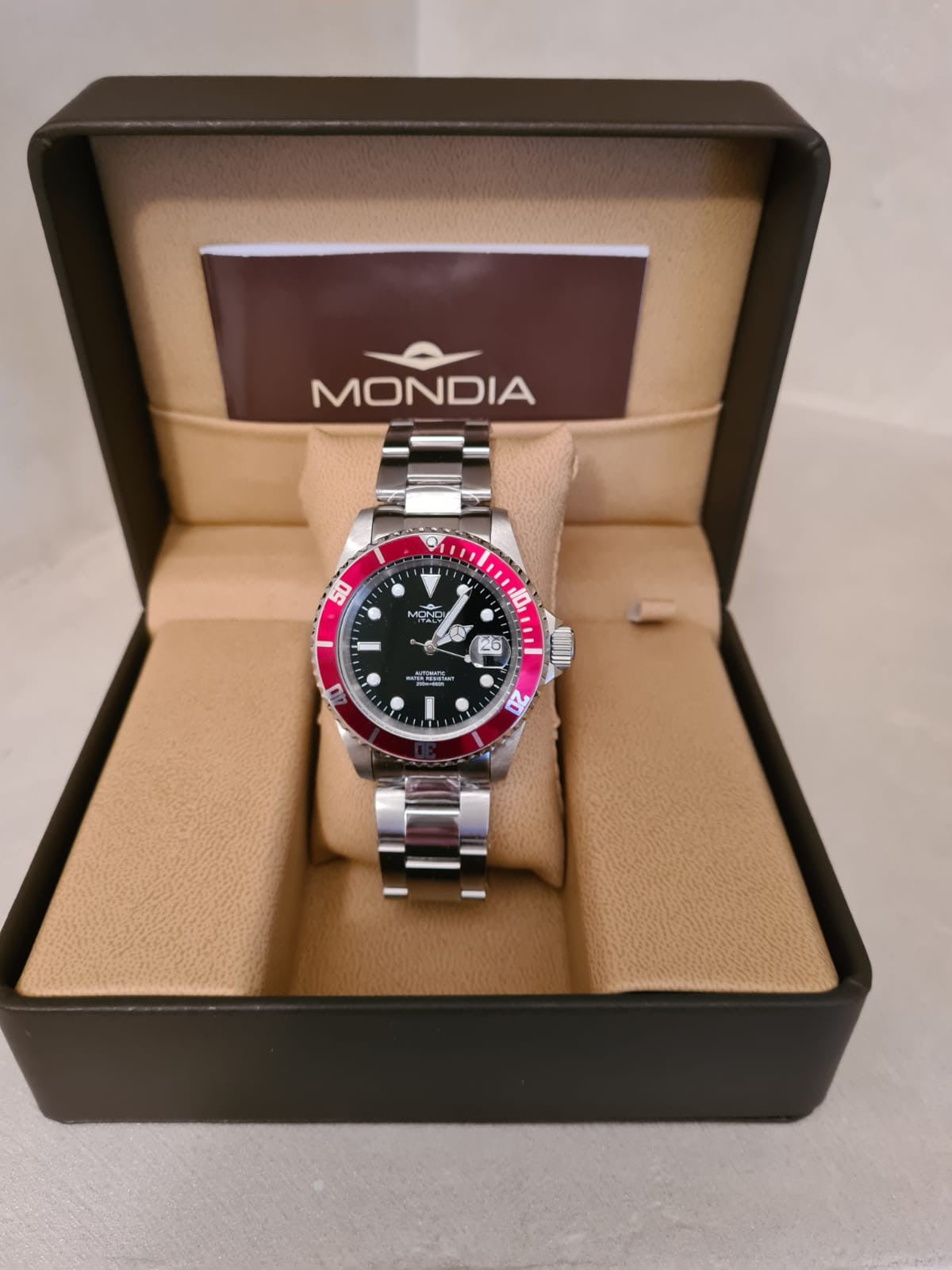 Mondia modello submariner automatico ghiera rossa